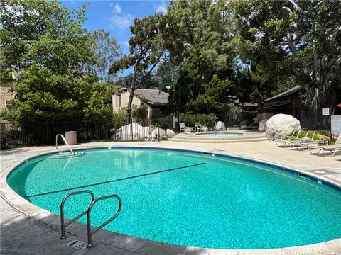 Exterior - 7890 E Spg #4V, Long Beach, CA 90815 photo 5 of 9