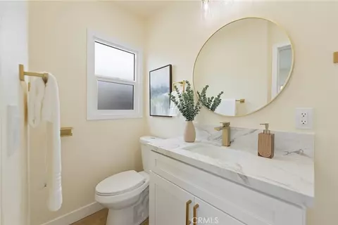 Bath - 1612 E Palmyra, Orange, CA 92866 photo 4 of 4
