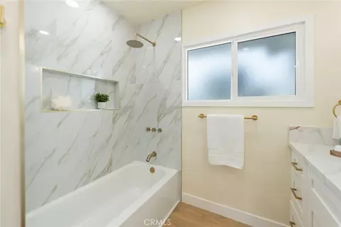Bath - 1612 E Palmyra, Orange, CA 92866 photo 2 of 4
