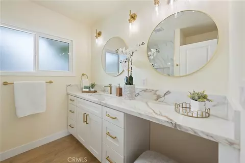 Bath - 1612 E Palmyra, Orange, CA 92866 photo 1 of 4
