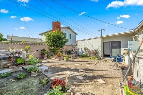 Exterior - 10271 Garrett Rd, Stanton, CA 90680 photo 3 of 5