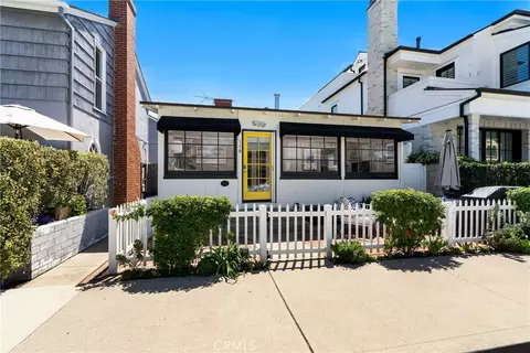 118 Emerald, Newport Beach, CA 92662