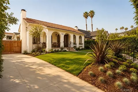 1519 Courtney Ave, Los Angeles, CA 90046