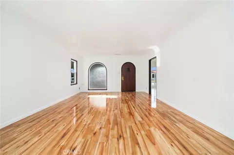 Living - 341 Ellis, Long Beach, CA 90805 photo 2 of 7