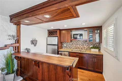 Kitchen - 644 Manhattan Bch #10, Manhattan Beach, CA 90266 photo 1 of 6