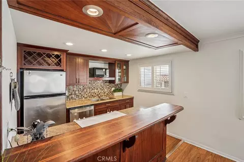 Kitchen - 644 Manhattan Bch #10, Manhattan Beach, CA 90266 photo 3 of 6