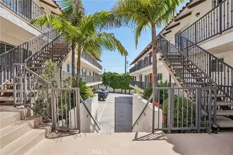 Exterior - 644 Manhattan Bch #10, Manhattan Beach, CA 90266 photo 1 of 3
