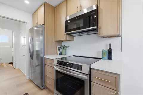 Kitchen - 2500 E 2nd #405, Long Beach, CA 90803 photo 4 of 5