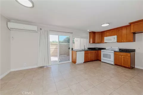 Living - 49 Meadowgrass, Irvine, CA 92604 photo 4 of 4