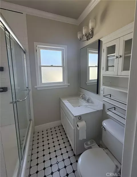 Bath - 3409 E 2nd, Long Beach, CA 90803 photo 7 of 7