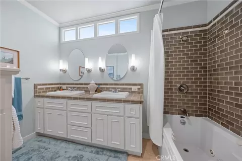 Bath - 3409 E 2nd, Long Beach, CA 90803 photo 2 of 7