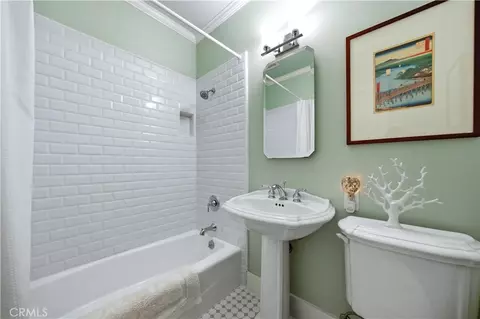 Bath - 3409 E 2nd, Long Beach, CA 90803 photo 4 of 7
