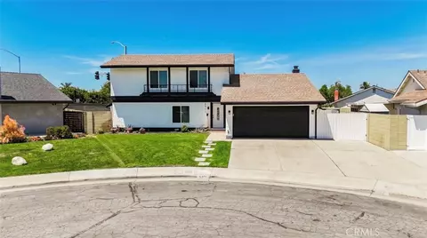 5511 Kern Dr, Huntington Beach, CA 92649