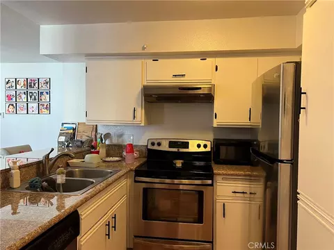 Kitchen - 15000 Downey Ave #310, Paramount, CA 90723 photo 3 of 3