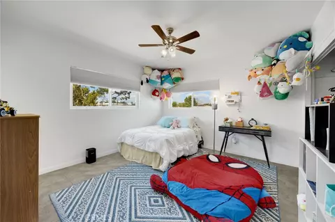 Bedroom - 14975 Gayhead, Apple Valley, CA 92307 photo 2 of 4
