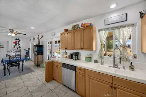 Kitchen - 14975 Gayhead, Apple Valley, CA 92307 photo 1 of 3