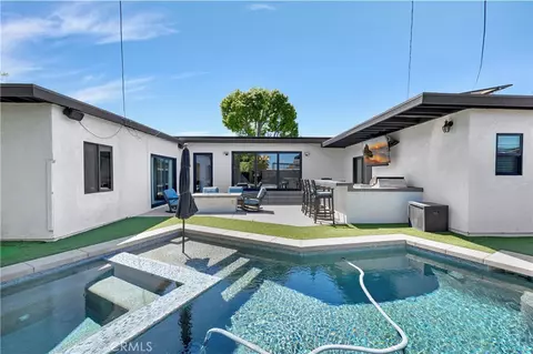 2916 Charlemagne Ave, Long Beach, CA 90815