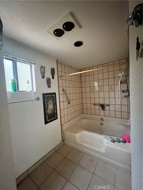 Bath - 14988 Blue Grass, Helendale, CA 92342 photo 1 of 2