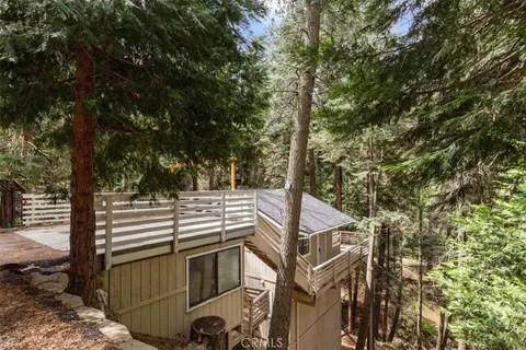 612 Sunderland Ct, Lake Arrowhead, CA 92352