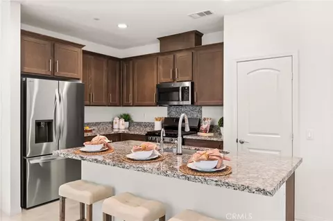 Kitchen - 32461 Brunello Way, Temecula, CA 92591 photo 2 of 2
