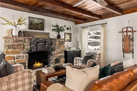 Living - 1149 Scenic Way, Rimforest, CA 92378 photo 1 of 2