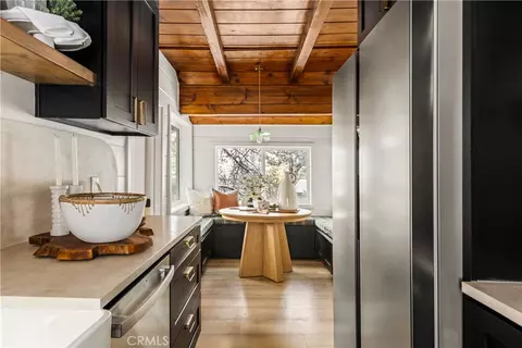 Kitchen - 1149 Scenic Way, Rimforest, CA 92378 photo 4 of 4