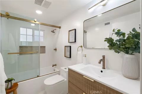 Bath - 606 E Turmont, Carson, CA 90746 photo 1 of 4