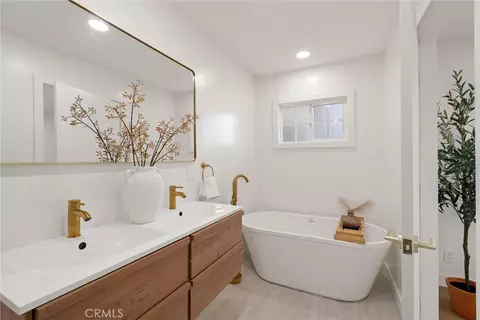 Bath - 606 E Turmont, Carson, CA 90746 photo 3 of 4
