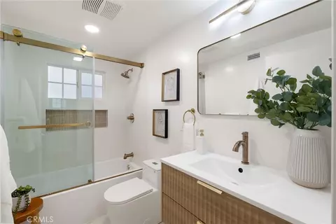 Bath - 606 E Turmont, Carson, CA 90746 photo 1 of 4