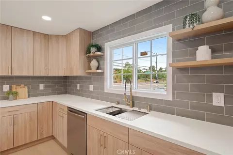 Kitchen - 606 E Turmont, Carson, CA 90746 photo 4 of 8