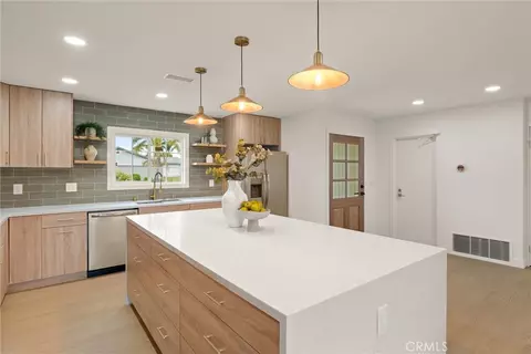 Kitchen - 606 E Turmont, Carson, CA 90746 photo 5 of 8