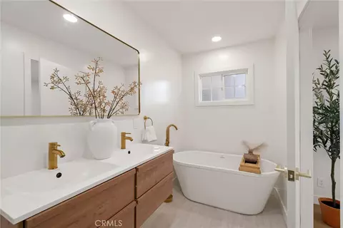 Bath - 606 E Turmont, Carson, CA 90746 photo 3 of 4