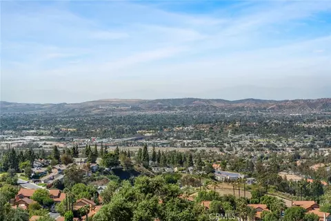 6111 E Garnet, Anaheim, CA 92807
