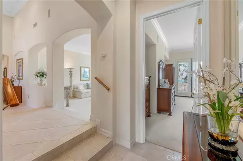 Entry Way - 5322 E Gabrielle Ln, Orange, CA 92867 photo 4 of 7