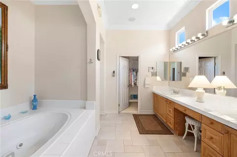 Bath - 5322 E Gabrielle Ln, Orange, CA 92867 photo 2 of 6