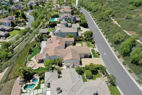 View/Area - 5322 E Gabrielle Ln, Orange, CA 92867 photo 4 of 10
