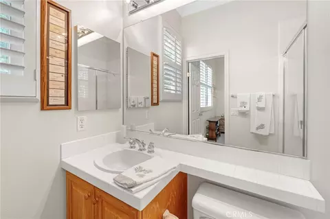Bath - 5322 E Gabrielle Ln, Orange, CA 92867 photo 4 of 6