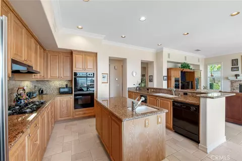 Kitchen - 5322 E Gabrielle Ln, Orange, CA 92867 photo 2 of 5