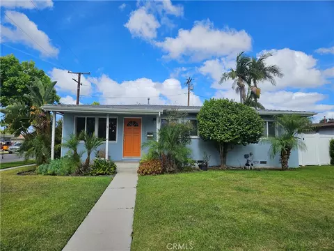 2001 Carfax, Long Beach, CA 90815