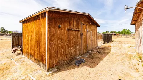 Exterior - 14280 Navajo, Apple Valley, CA 92307 photo 5 of 6