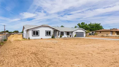 Exterior - 14280 Navajo, Apple Valley, CA 92307 photo 2 of 6