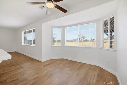 Living - 14280 Navajo, Apple Valley, CA 92307 photo 3 of 3