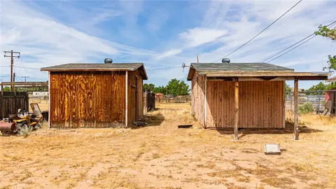 Exterior - 14280 Navajo, Apple Valley, CA 92307 photo 6 of 6