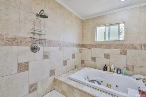 Bath - 1709 E Luray St, Long Beach, CA 90807 photo 1 of 10