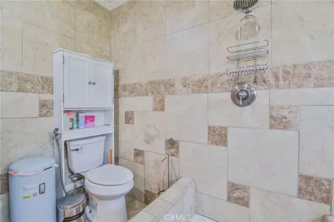 Bath - 1709 E Luray St, Long Beach, CA 90807 photo 3 of 10