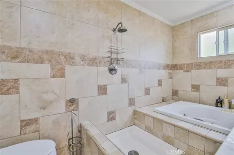 Bath - 1709 E Luray St, Long Beach, CA 90807 photo 4 of 10