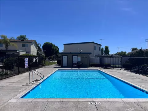 8221 Ginnis Grn, Buena Park, CA 90621