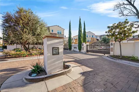 Exterior - 928 E Twill Ct, Anaheim, CA 92802 photo 5 of 7
