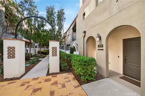 Exterior - 928 E Twill Ct, Anaheim, CA 92802 photo 1 of 7