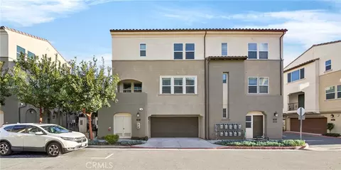 928 E Twill Ct, Anaheim, CA 92802